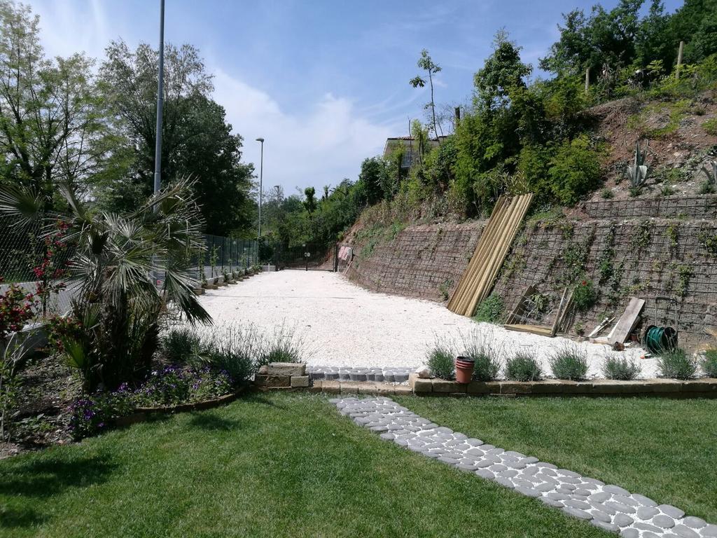 Mimosa Apartments Soiano Del Lago Bagian luar foto