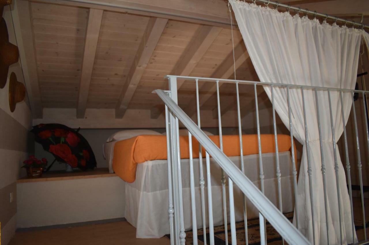 Mimosa Apartments Soiano Del Lago Bagian luar foto